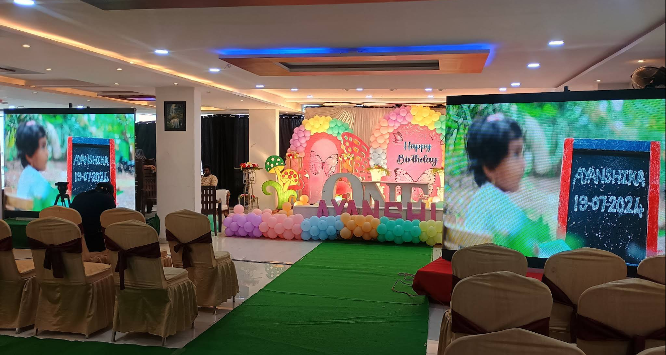 Function Hall Photo 11